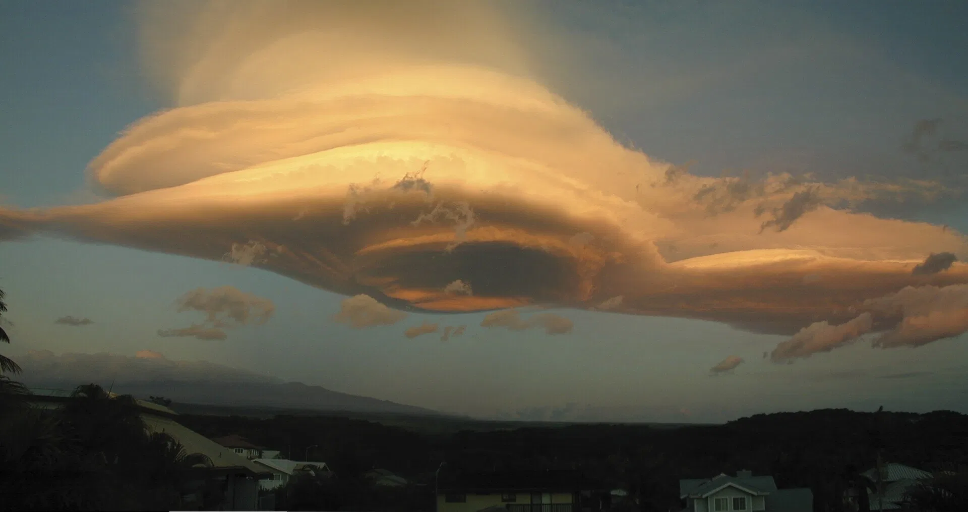 Overview image for When the Atmosphere Itself Looks Like a UFO | UFO Identifications